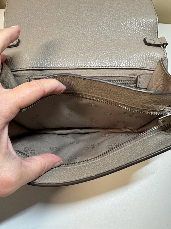 Tory Burch Britton Adjustable Shoulder/Crossbody in French Gray - EUC - Picture 11 of 13